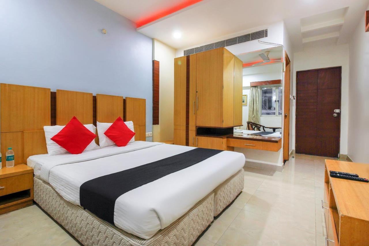 Capital O 66968 Haveli The Landmark Hotel Варангал Екстериор снимка